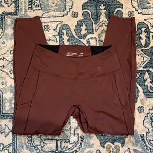ARC’TERYX cropped leggings